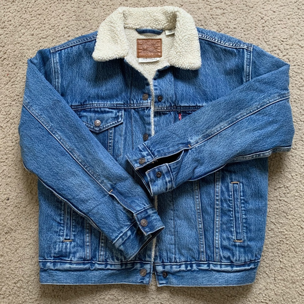 Levi's Sherpa Trucker Jacket Size: Medium
